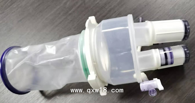 穿刺器