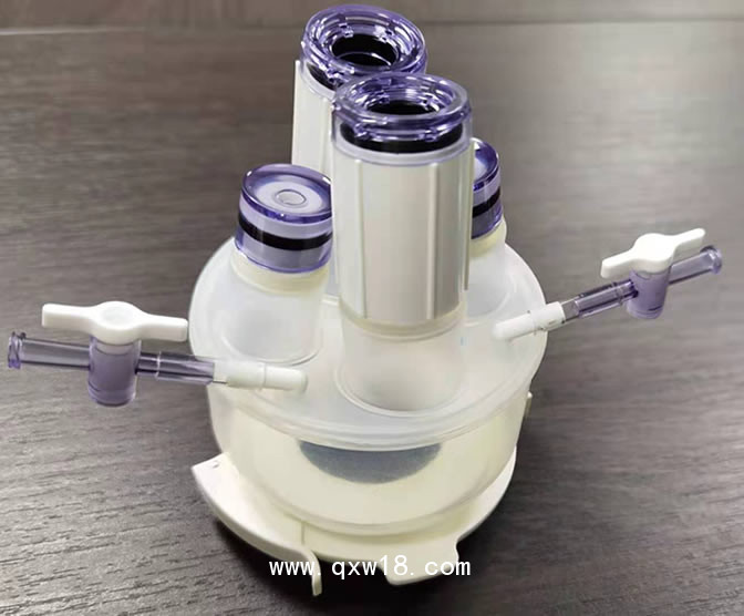 穿刺器